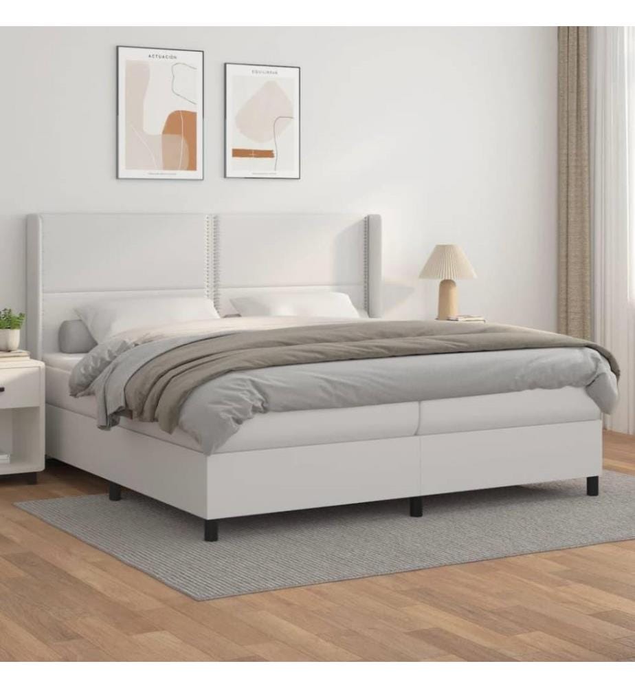 Boxspringbett mit Matratze Weiss 200x200 cm Kunstleder