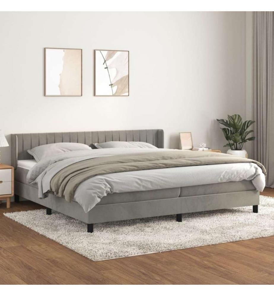 Boxspringbett mit Matratze Hellgrau 200x200 cm Samt