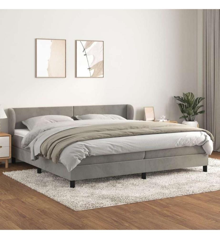 Boxspringbett mit Matratze Hellgrau 200x200 cm Samt