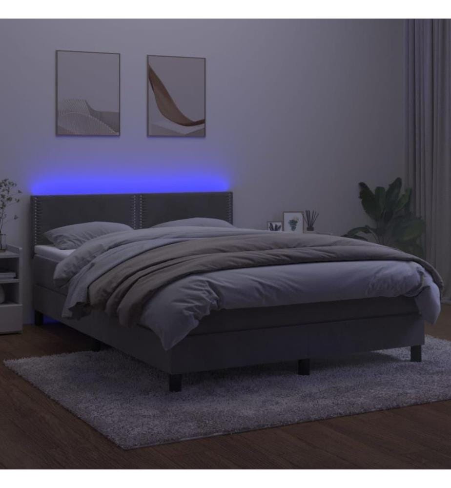 Boxspringbett mit Matratze & LED Hellgrau 140x200 cm Samt