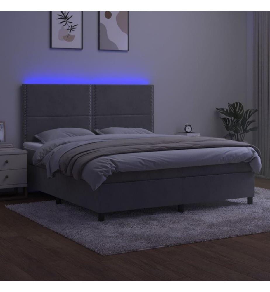 Boxspringbett mit Matratze & LED Hellgrau 180x200 cm Samt