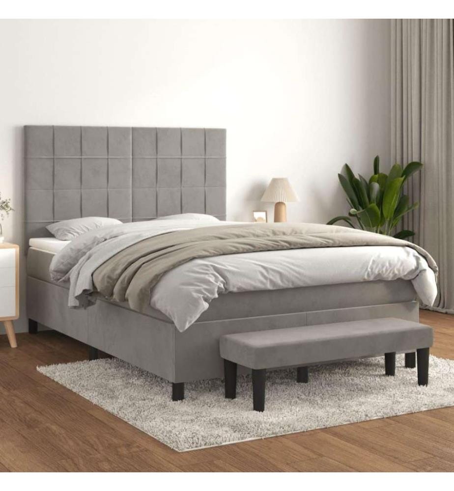 Boxspringbett mit Matratze Hellgrau 140x200 cm Samt