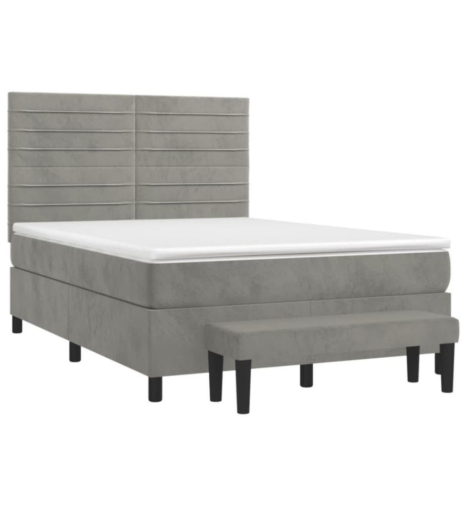 Boxspringbett mit Matratze Hellgrau 140x200 cm Samt