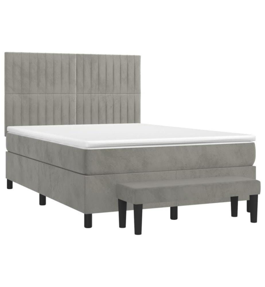 Boxspringbett mit Matratze Hellgrau 140x200 cm Samt