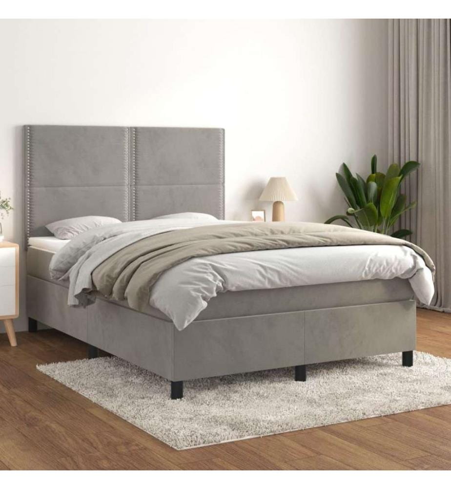 Boxspringbett mit Matratze Hellgrau 140x200 cm Samt