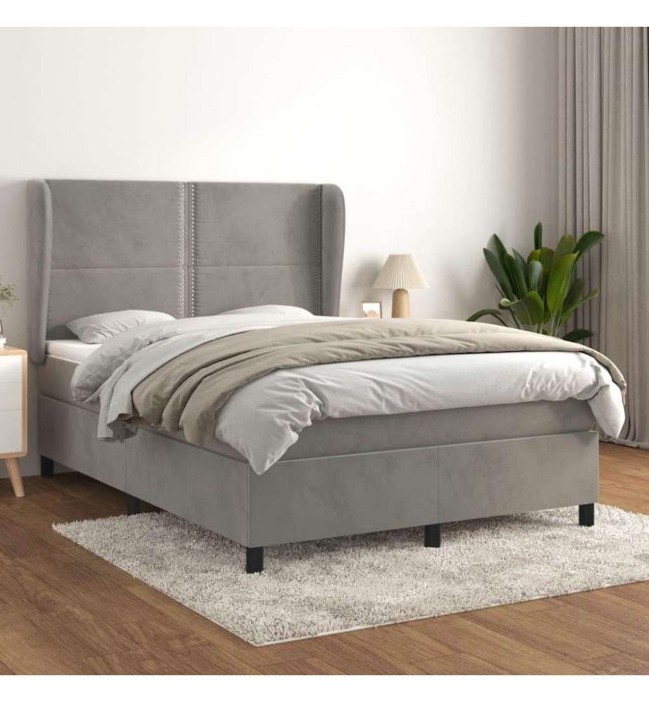 Boxspringbett mit Matratze Hellgrau 140x190 cm Samt