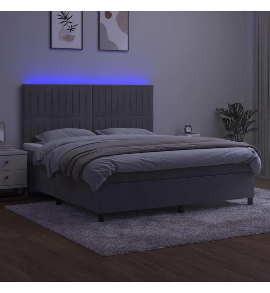 Boxspringbett mit Matratze & LED Hellgrau 180x200 cm Samt