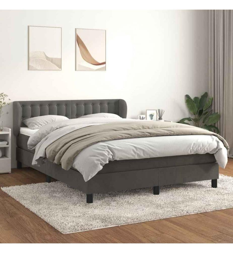 Boxspringbett mit Matratze Dunkelgrau 140x200 cm Samt