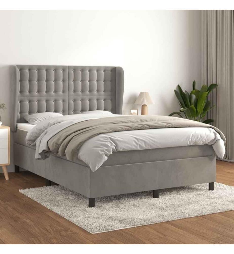 Boxspringbett mit Matratze Hellgrau 140x200 cm Samt