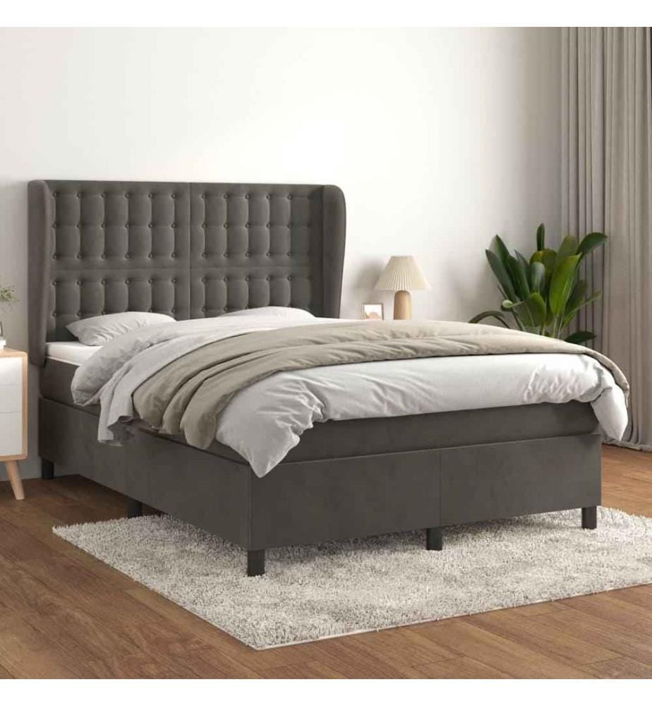 Boxspringbett mit Matratze Dunkelgrau 140x200 cm Samt