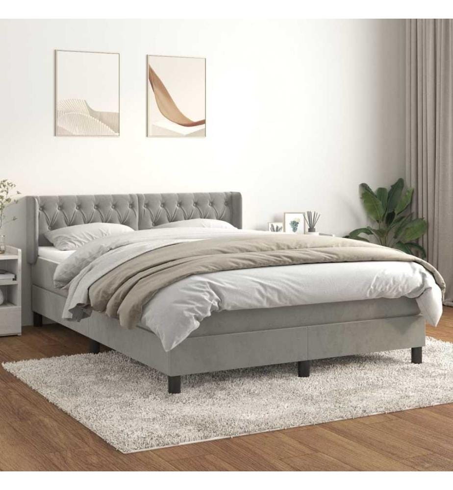 Boxspringbett mit Matratze Hellgrau 140x190 cm Samt