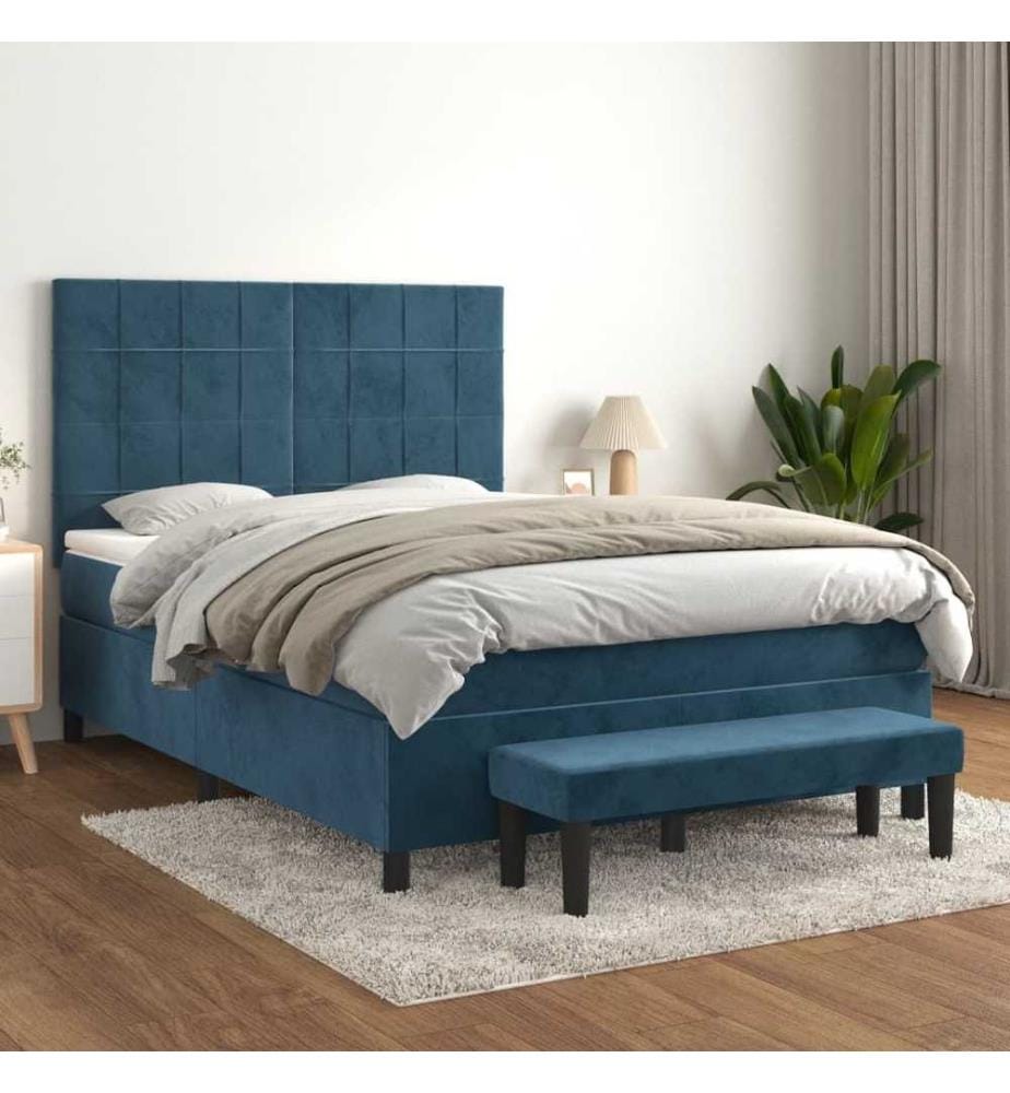Boxspringbett mit Matratze Dunkelblau 140x200 cm Samt