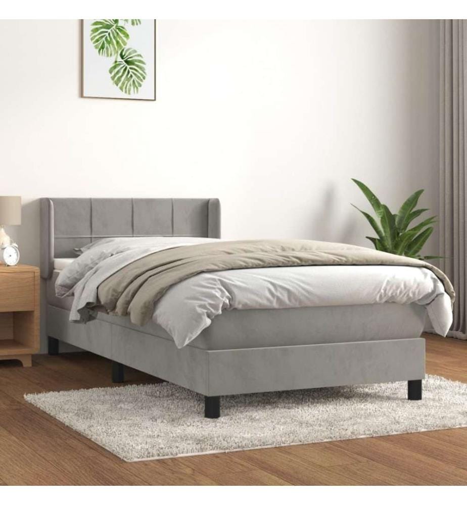 Boxspringbett mit Matratze Hellgrau 80x200 cm Samt