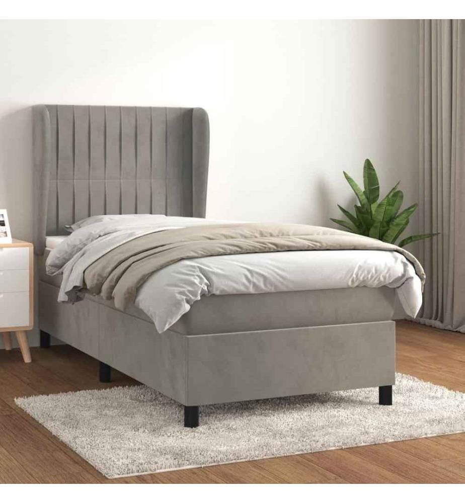 Boxspringbett mit Matratze Hellgrau 80x200 cm Samt