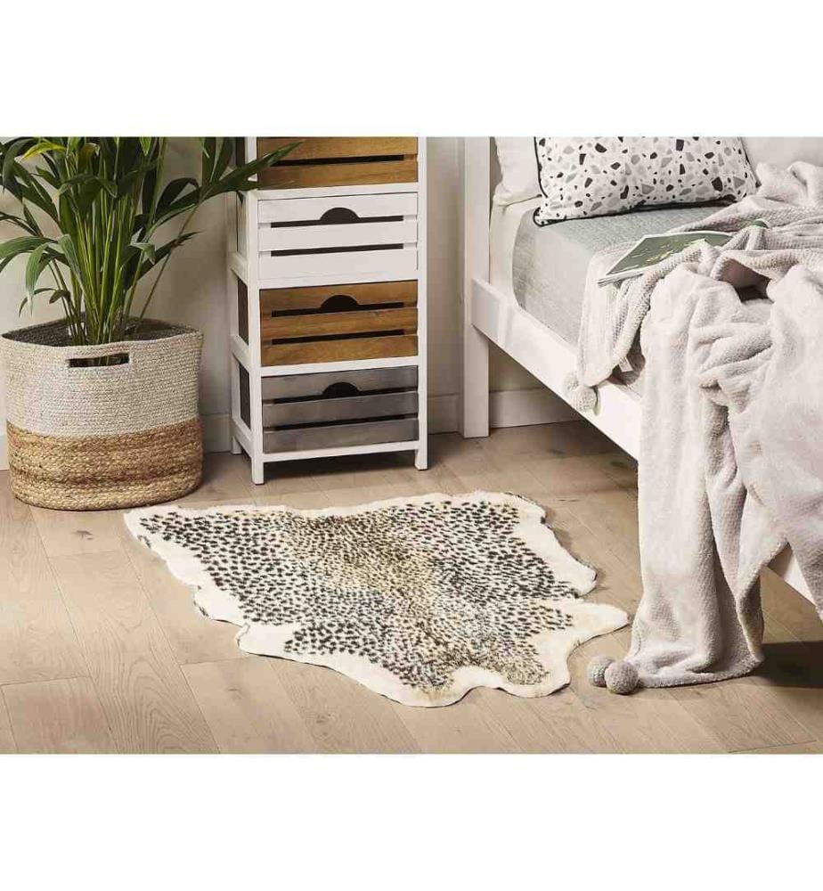 Tapis Fausse Fourrure Gris Marron et Beige effet Guépard en Polyester pour Chambre ou Salon au Style Rustique et Campagne Décoration