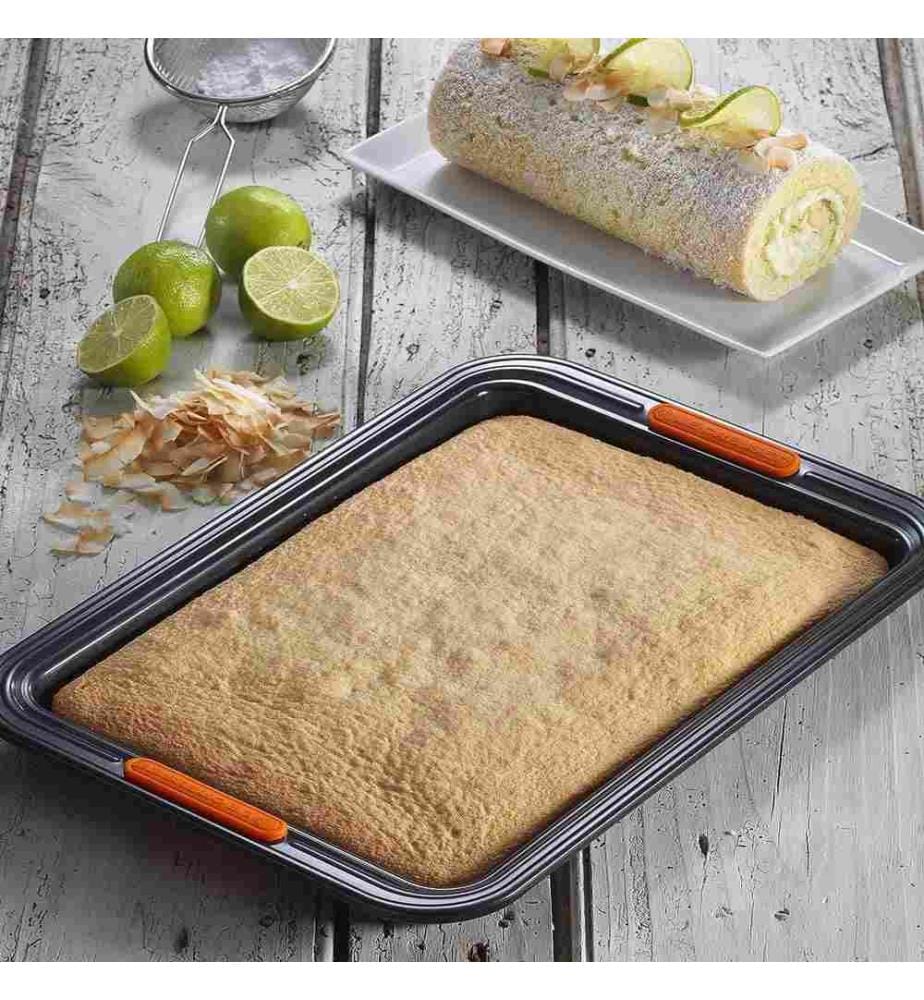 Le Creuset Le Creuset NonStick Carbon Steel Bak… DeinDeal