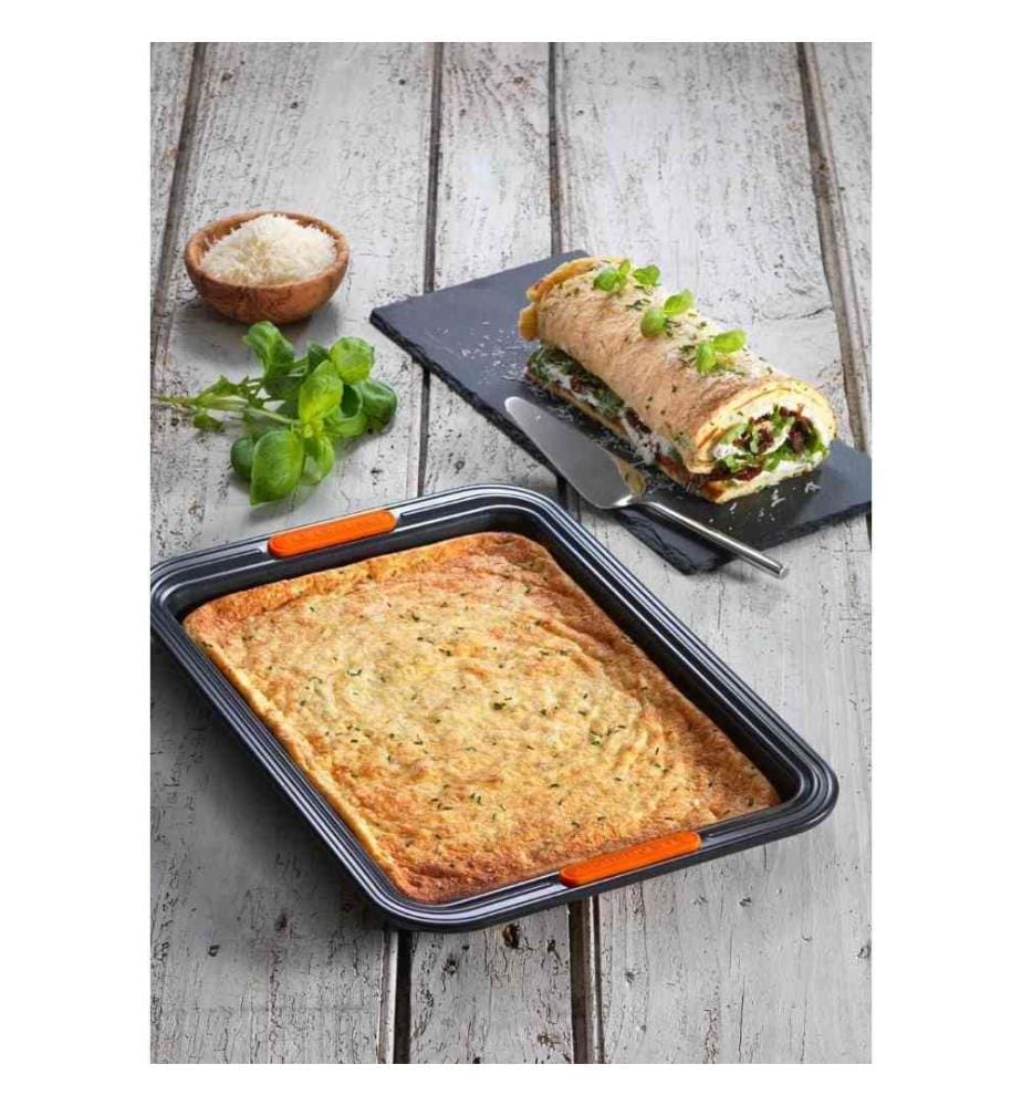 Le Creuset Le Creuset NonStick Carbon Steel Bak… DeinDeal
