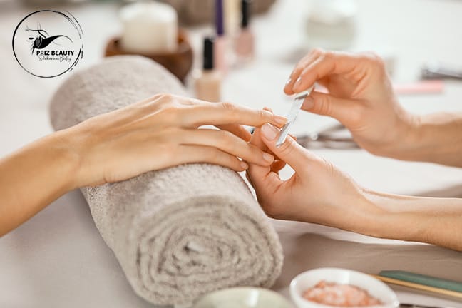 Kosmetische Nagelpflege