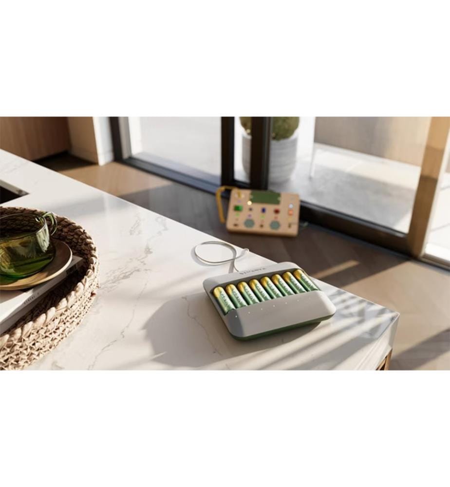 Eco-friendly multi charger (recycled), with 8 AA 2100 mAh rechargeable batteries