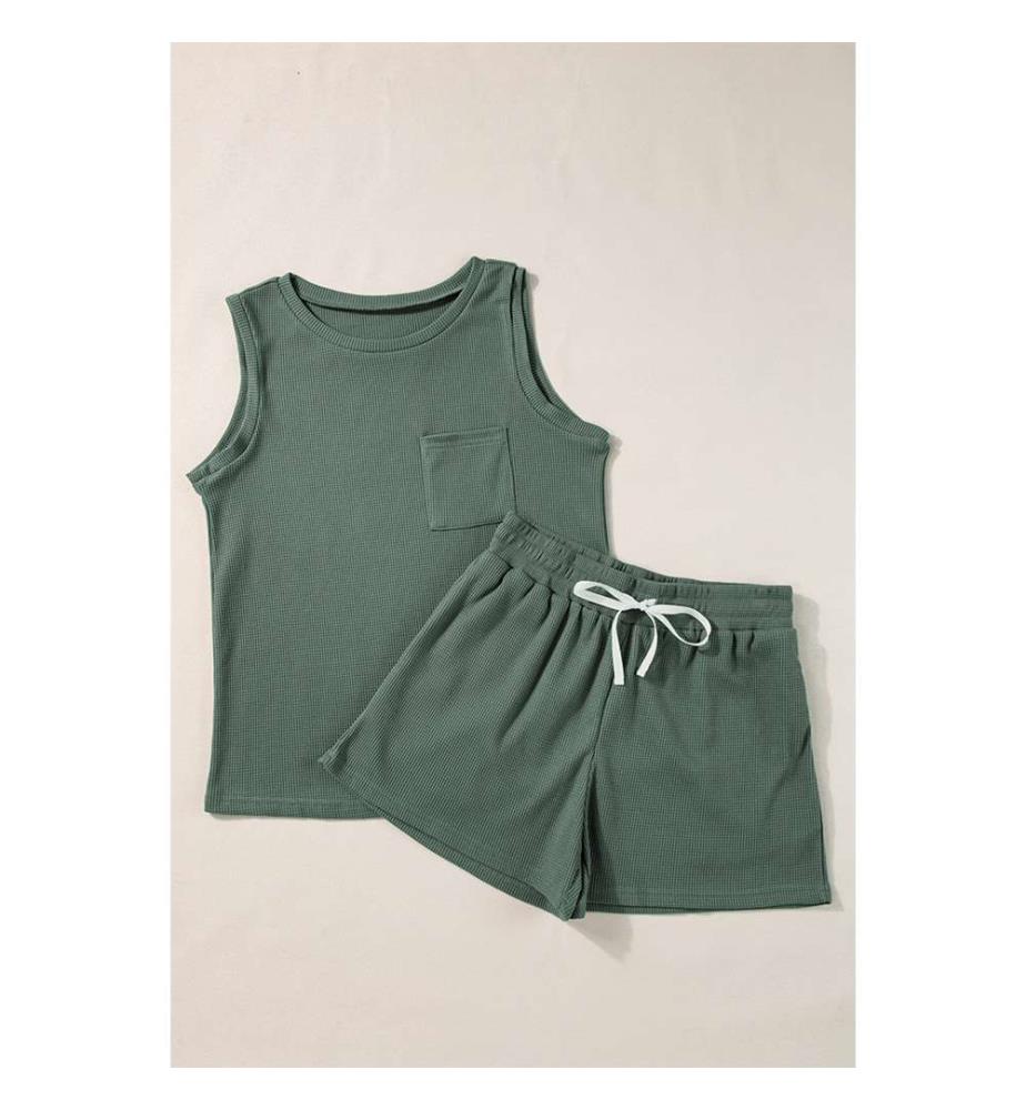 Set aus Tanktop mit aufgesetzter Tasche und Shorts mit Kordelzug in Nebelgrün - Vert brume