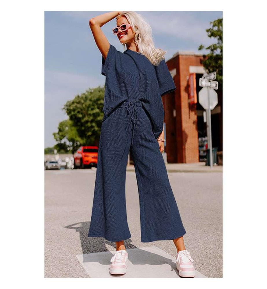 Set aus blauem, strukturiertem, locker geschnittenem T-Shirt und Hose mit Kordelzug - Marineblau