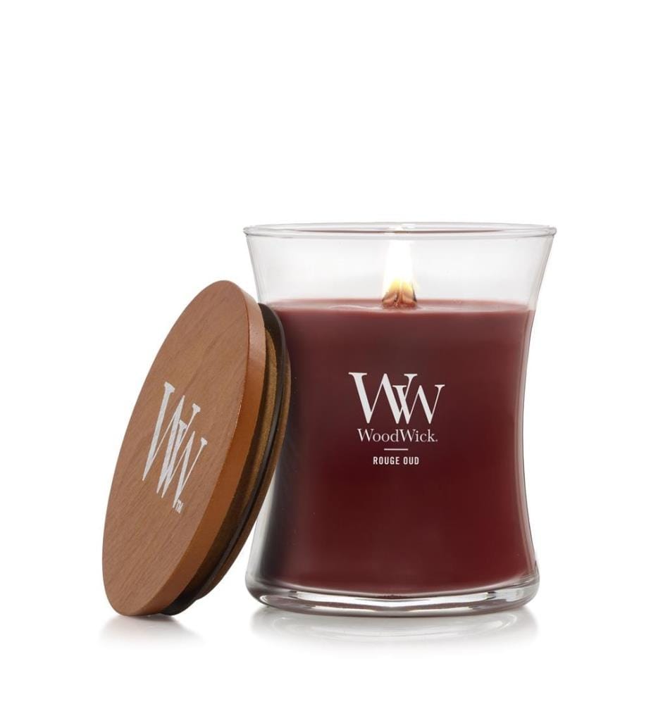 Candela profumata all'oud rosso