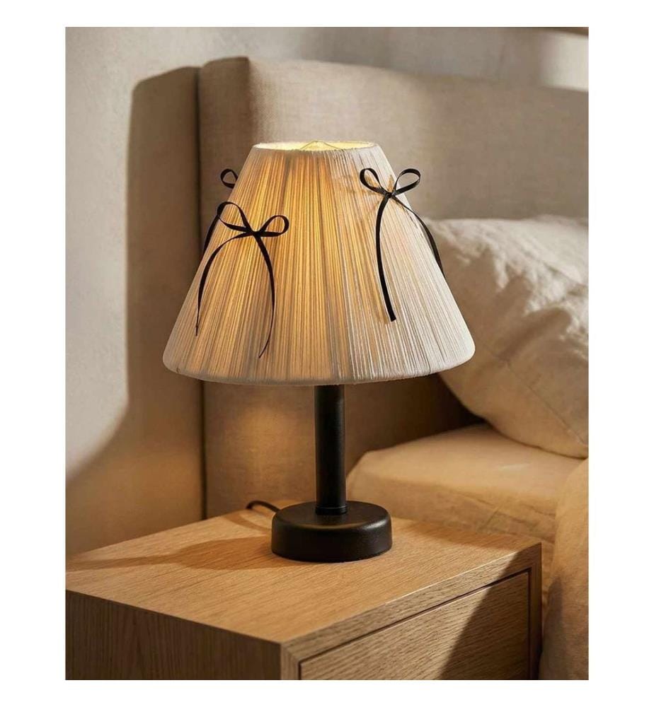 Lampe de table, corps en métal, crème, noir