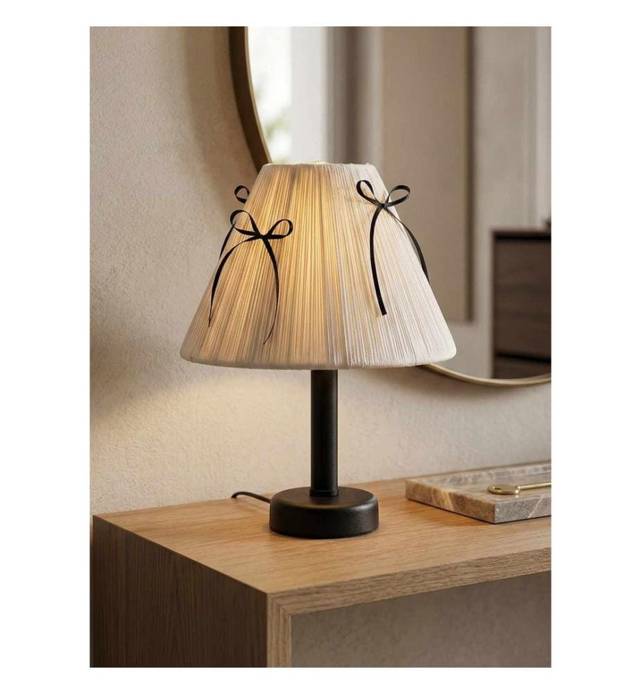 Lampe de table, corps en métal, crème, noir