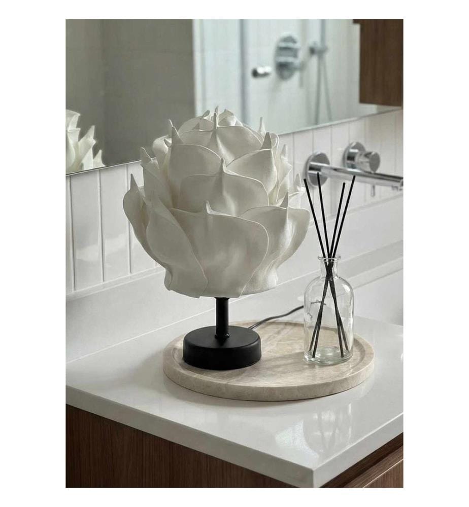 Lampe de table, corps en métal, blanc, noir