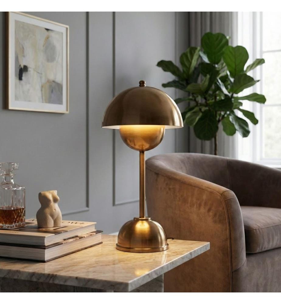 Lampe de table, corps en métal, style antique