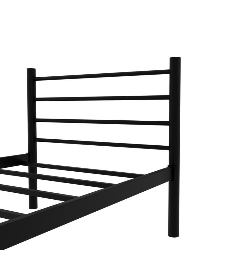 Lits simples, noirs, en métal