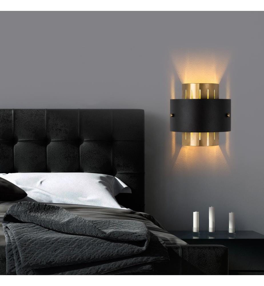 Wandleuchte, gold, Metallkörper, Metallkappe