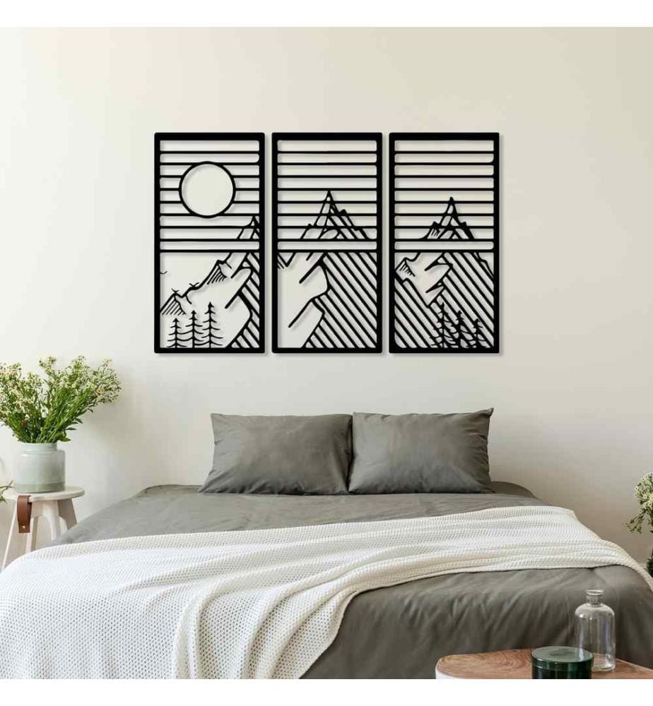 Decorative Metal Wall Accessory, Black, Metal Body
