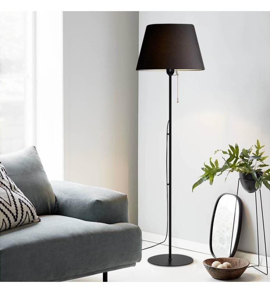 Stehlampe, schwarz, Metallkorpus, PVC-Kappe