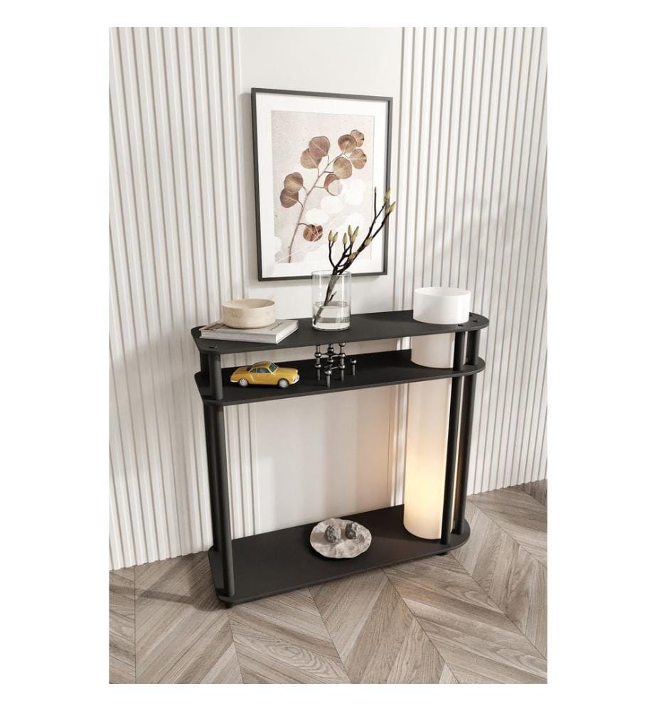 Lampada da terra, nera, con corpo in carta kraft e MDF.