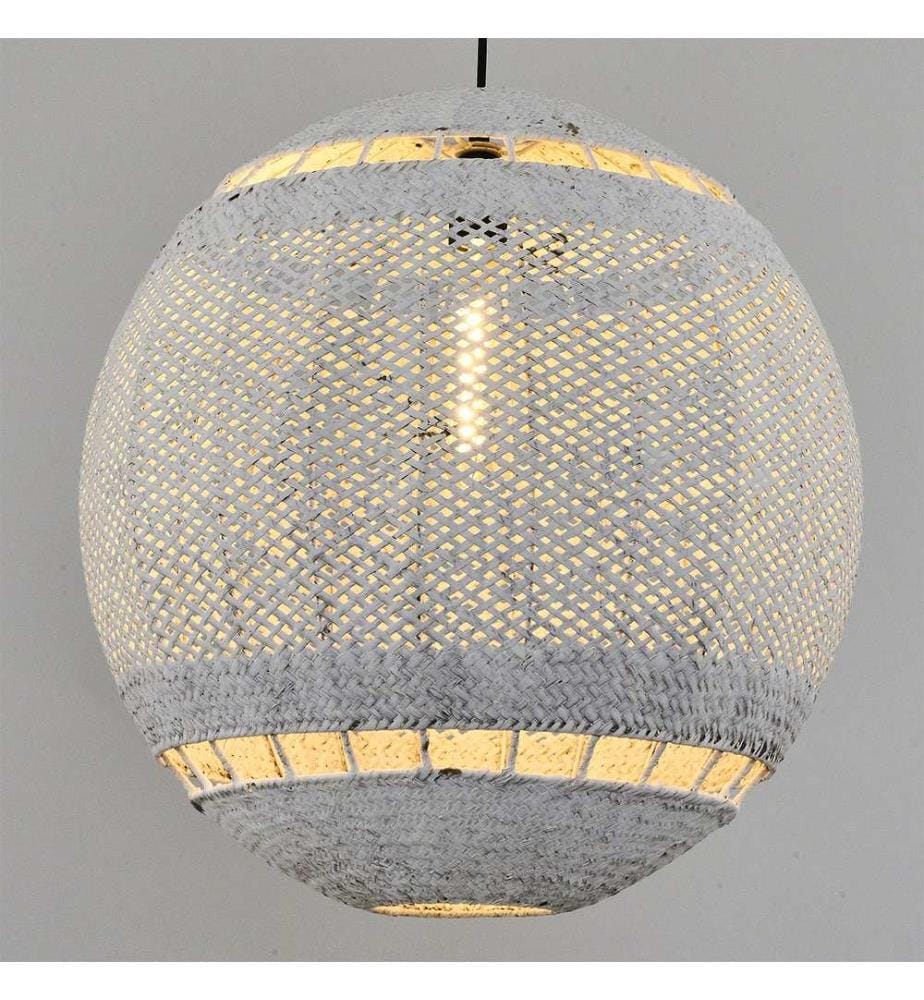 Lustre, blanc, corps en plastic / chapeau en rotin