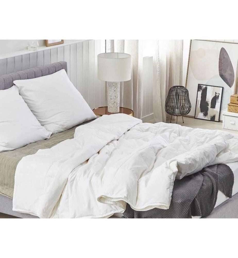 Couette en Tissu Microfibre Respirant 135 x 200 cm Approprié pour Personnes Allergiques Légère et Confortable
