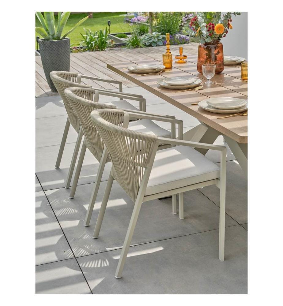 Tavolo da giardino con piano in legno - Poltrona da giardino con cuscino sfoderabile - Grège
