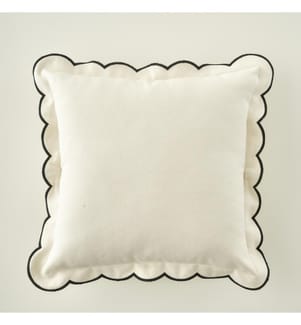 Copricuscino con bordo smerlato 43x43 cm - Nero