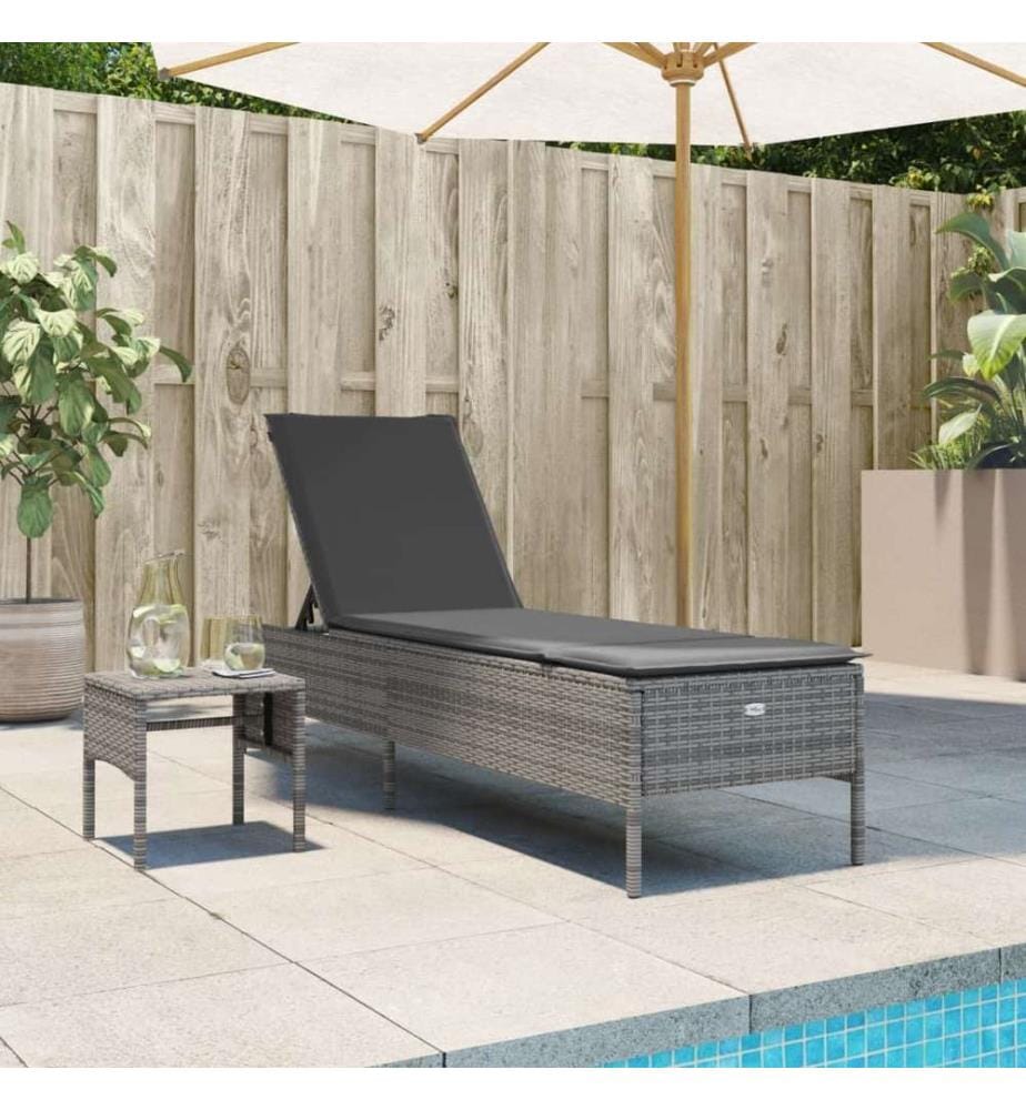 vidaXL Sonnenliege mit Tisch und Auflage Grau Poly Rattan