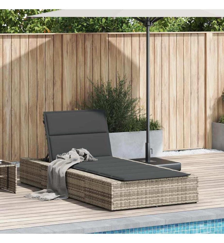 vidaXL Sonnenliege mit schwebender Auflage Hellgrau Poly Rattan