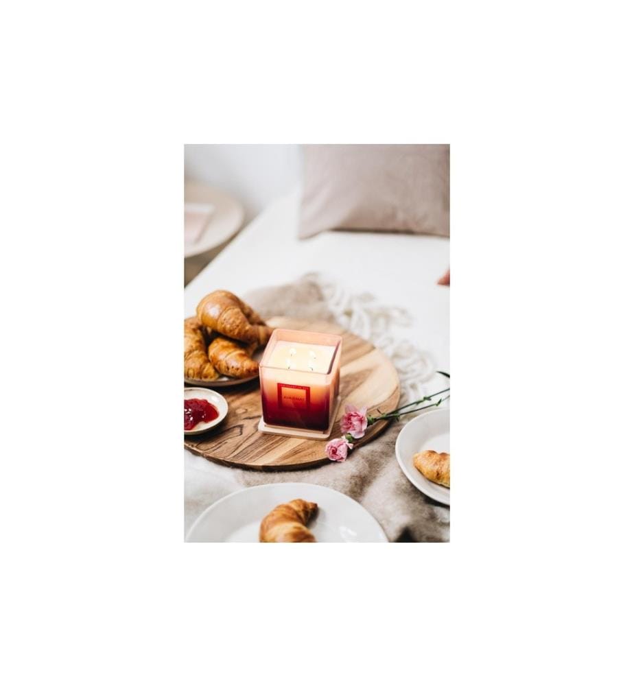 AVA & MAY - Duftkerze Croissant in Bed 450 gr