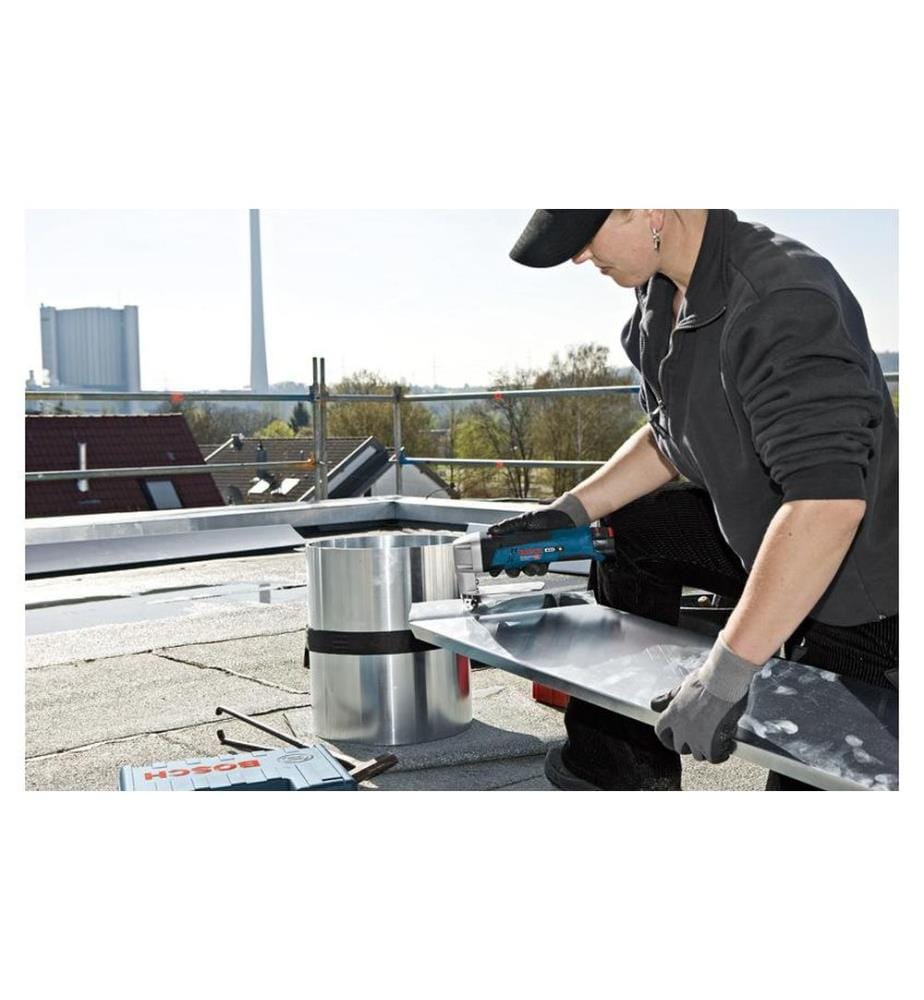 Bosch Professional Cisaille à tôle sans fil GSC 12 V-13 dans L-BOXX