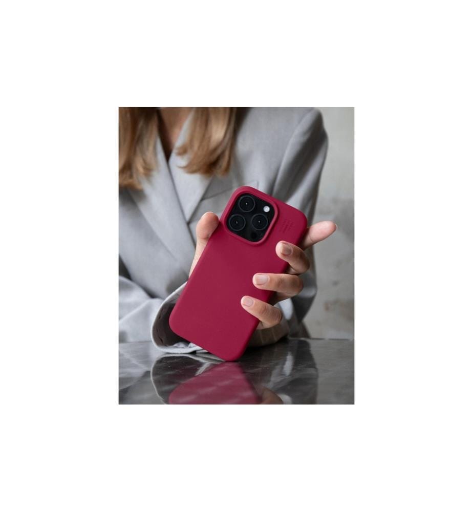 IDEAL OF SWEDEN - Coque arrière Silicone iPhone 16 Pro Max Canneberge