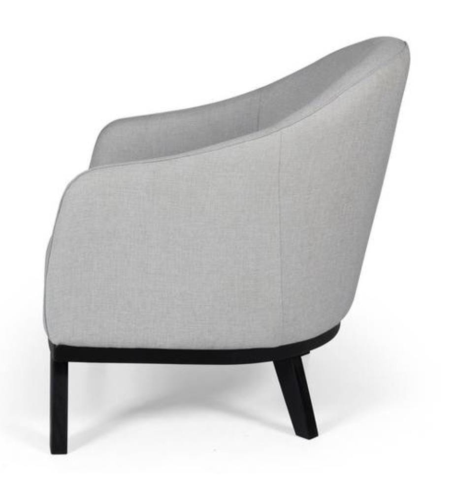 Ohrensessel, Hellgrau, Gestell: Buchenholz/Spanplatte, Bezug: 100 % Polyester, Holzbeine