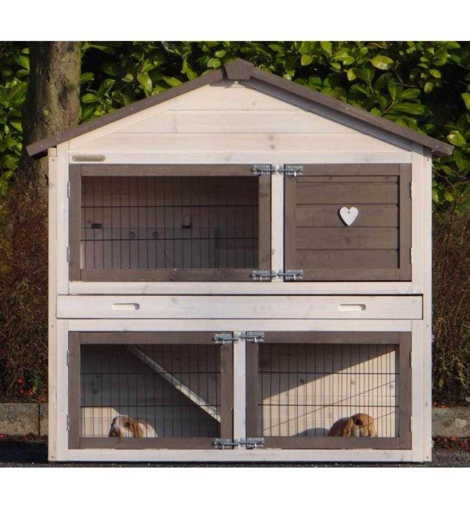 Regular rabbit hutch with gnaw protection