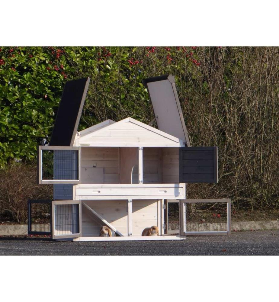 Regular rabbit hutch with gnaw protection
