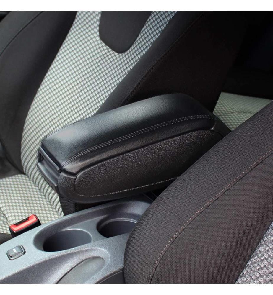 Hyundai i30 center armrest storage compartment