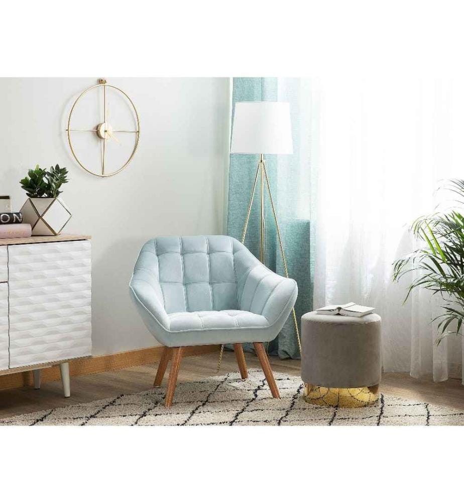 Fauteuil Scandinave Tapissé en Velours Bleu Clair de Qualité avec Dossier Capitonné pour Salon Design Rétro et Glamour