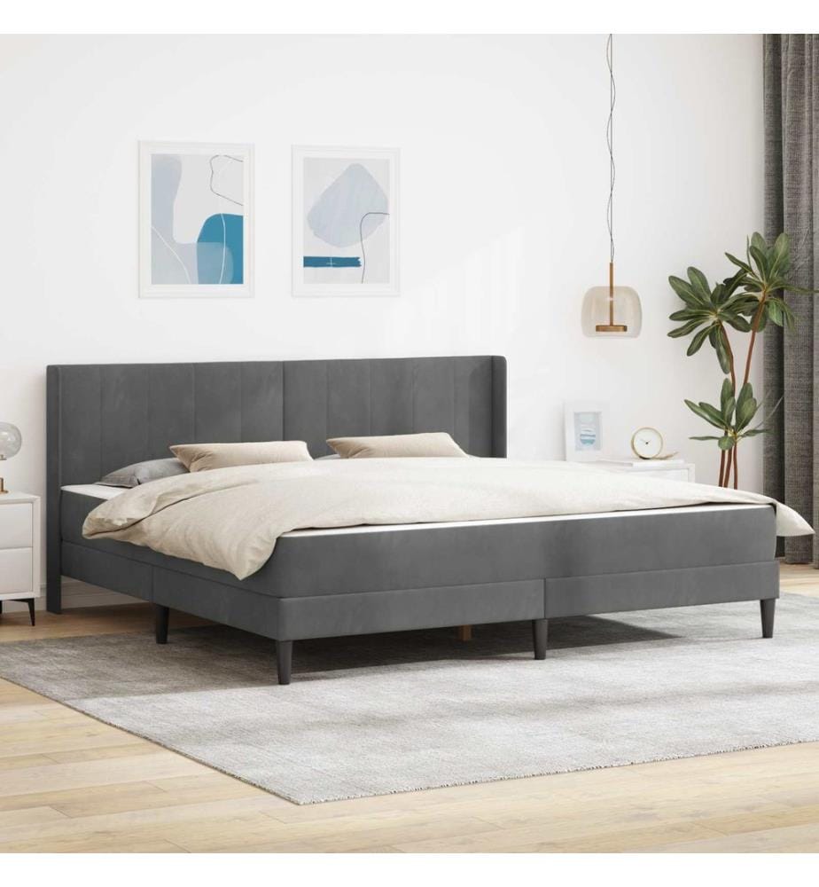 Bettgestell mit Matratze Dunkelgrau 200 x 200 cm Samt